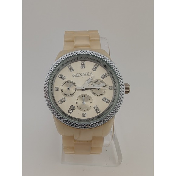 Geneva Watch Women 37mm Silver Case 7.75" Ivory Plastic Band- New Battery - Picture 1 of 8